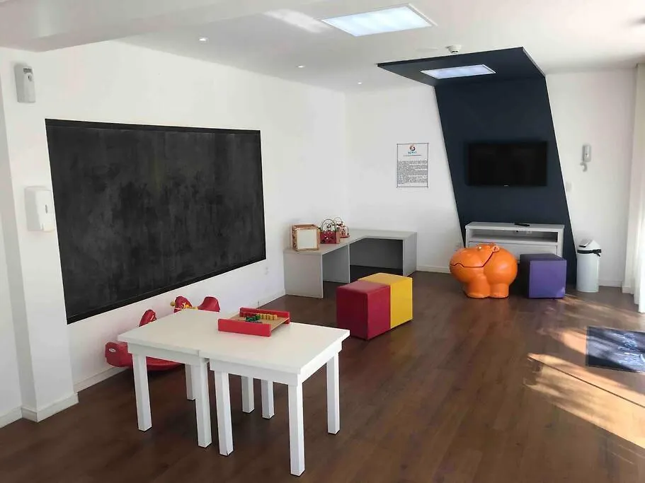 Home Club , Frente Mar Piçarras شقة