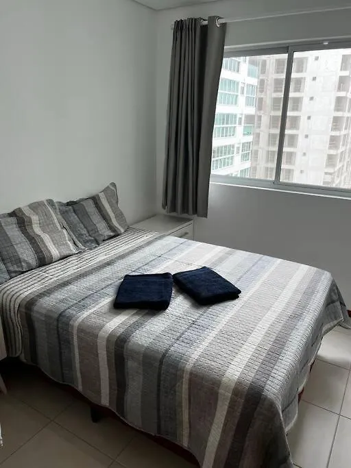 Home Club , Frente Mar Piçarras شقة